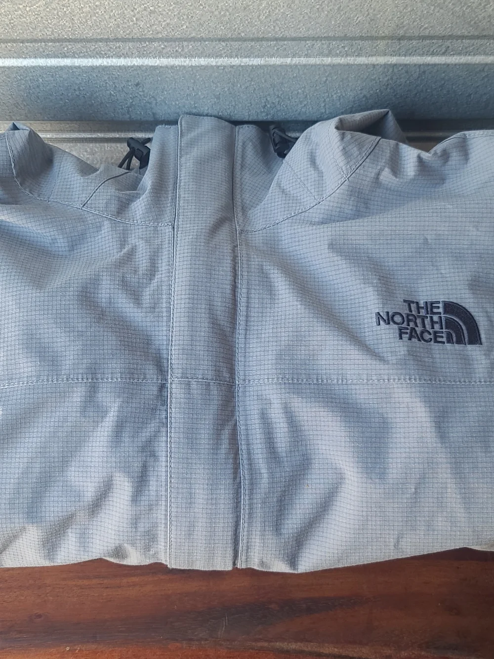The North Face Mens Large Light Gray Hooded Rain Jacket